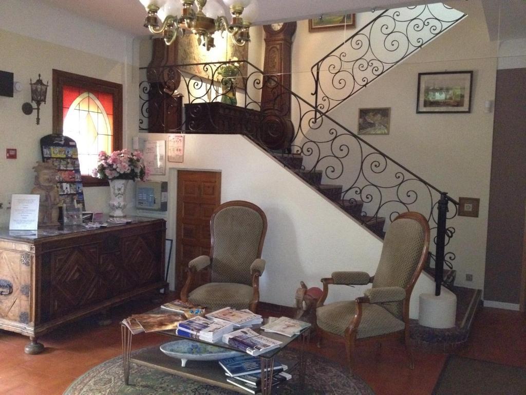 Hotel Castel Garoupe à Antibes Extérieur photo