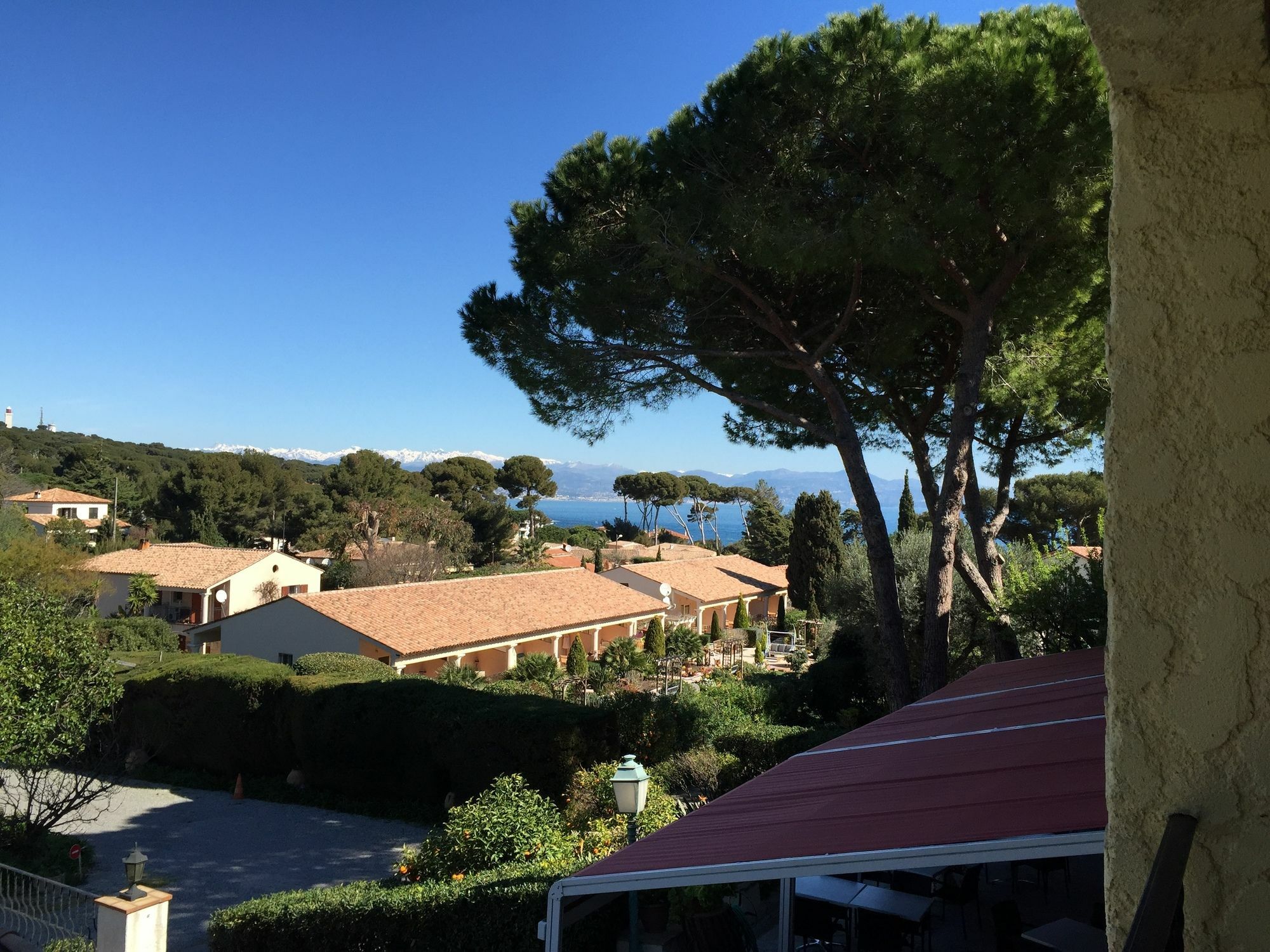 Hotel Castel Garoupe à Antibes Extérieur photo